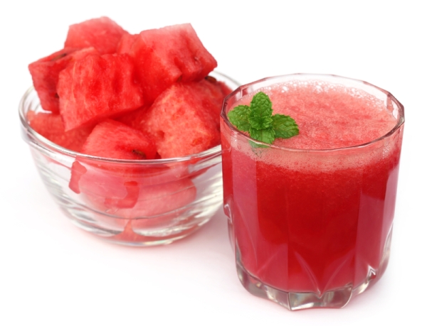 Recipe for delicious hemp and watermelon smoothie with hemp protein powder. For vegetarians and vegans